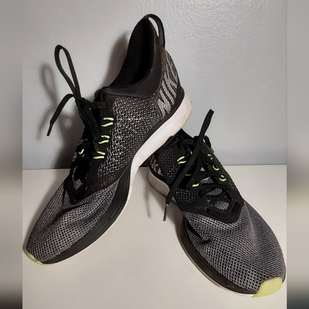 Gently worn, Nike Zoom Strike Running Shoe, Men's 9.5